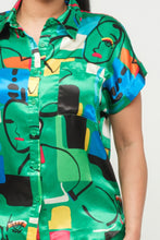 Charger l'image dans la galerie, Ensemble haut boutonné et short en satin imprimé Dolman
