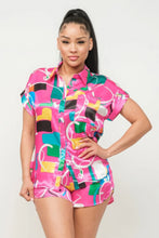 Charger l'image dans la galerie, Ensemble haut boutonné et short en satin imprimé Dolman
