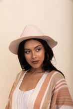 Charger l'image dans la galerie, Pinched Front Western Style Hat
