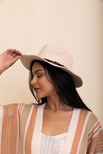 Charger l'image dans la galerie, Pinched Front Western Style Hat
