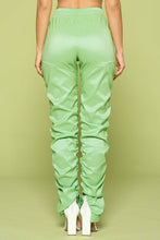 Charger l'image dans la galerie, Pantalon froncé en cuir PU
